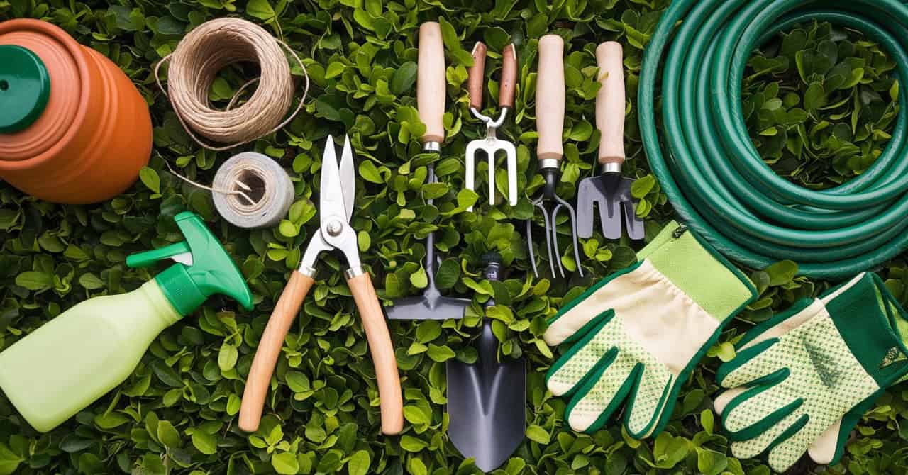 How the Right Garden Tools Make Gardening Easier